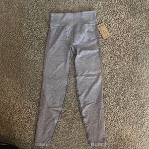 Never worn PINK Active Leggings
